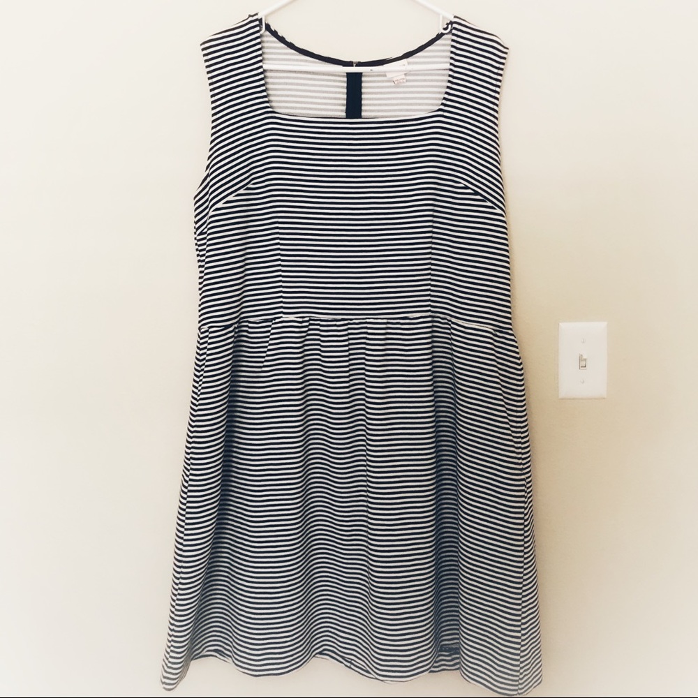 Women’s Plus Size Black + White Striped fit and flare Dress